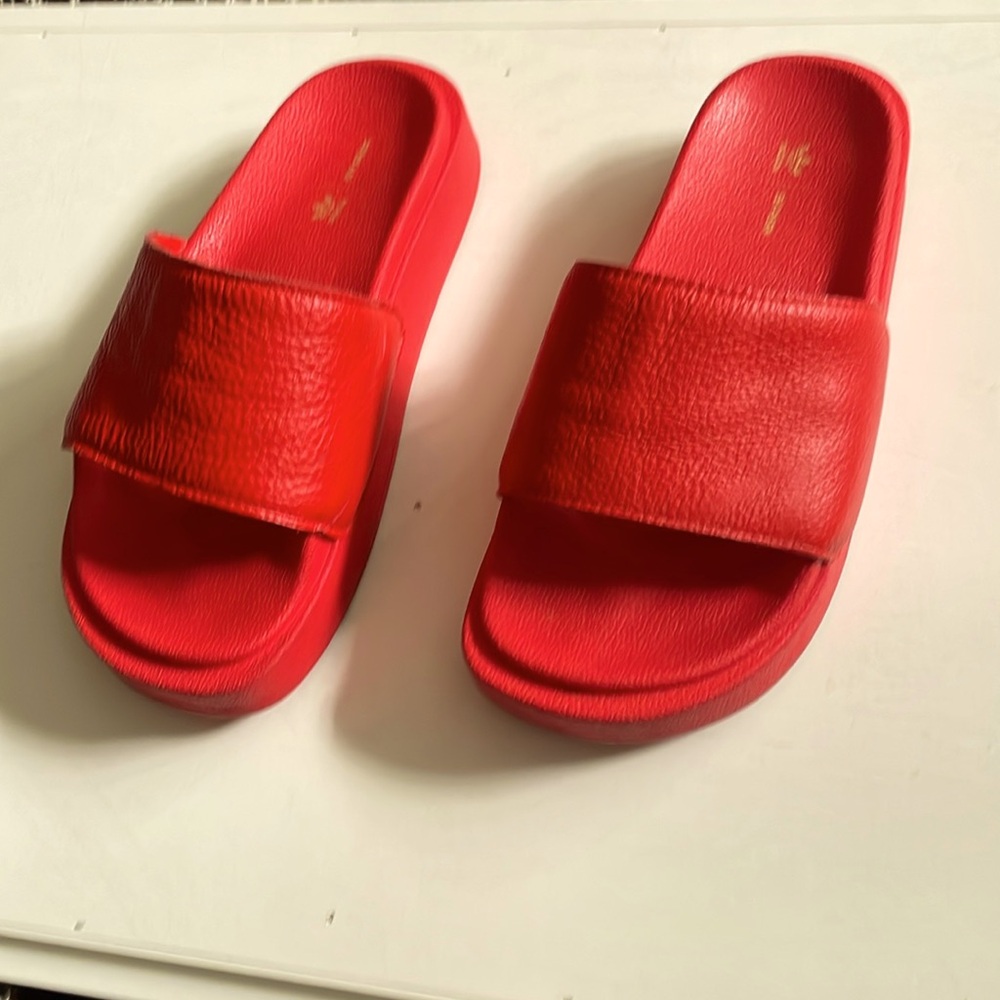Adidas Ivy park Ivy Heart ❤️ slides